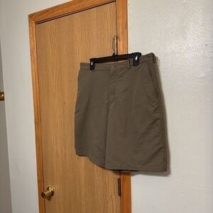 Nike Golf "Dri-Fit" Size 34 Solid Green Flat Front Shorts - EUC